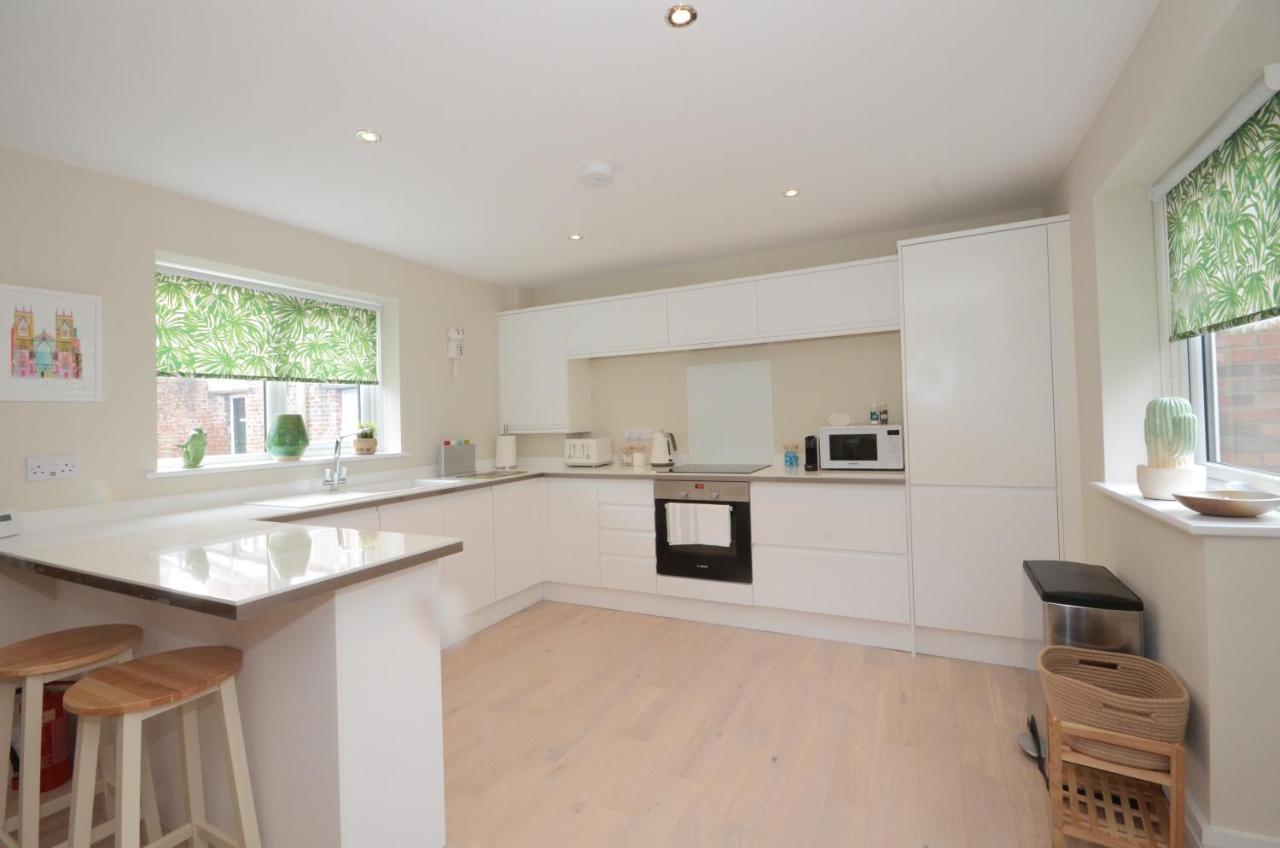 The Mews - 2 Bedroom Luxury, Spacious House With Free Parking Γιορκ Εξωτερικό φωτογραφία